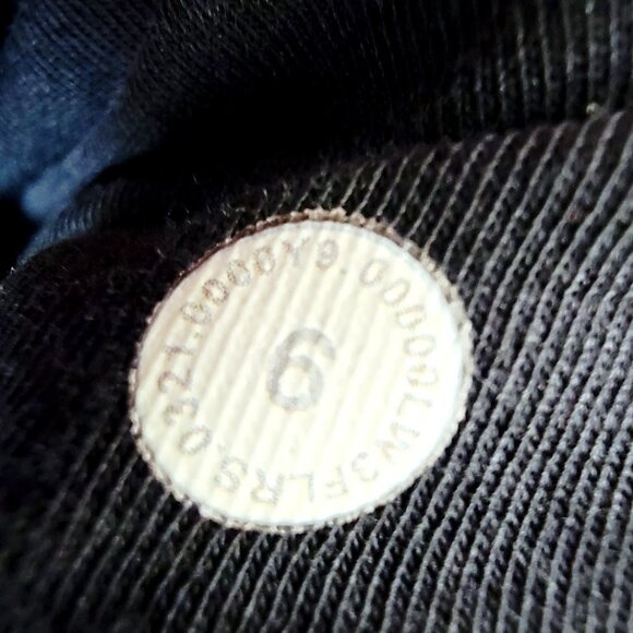 Lululemon Women's Black Textured Fleece 1/2 Zip Teddy Pullover Hoodie Size 6 - Picture 9 of 9